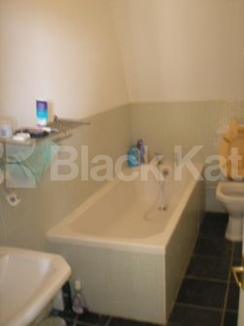 			1 Bedroom, 1 bath, 1 reception Flat			 Gladsmuir Road, ARCHWAY N19